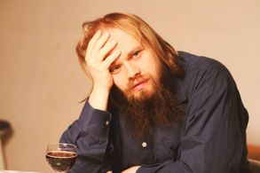 Jari Manninen filming Punainen Kohina / Red Static (2021)