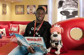 Antonio Brown in Bookaboo: Warduff and the Pelican Pirates - Antonio Brown/Baxter's Book - Sarah Carter (2016)