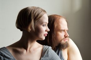 Peppi (Saara Elina) & Albert (Jari Manninen) in Hetket movie.