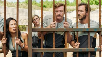 Rhys Darby, Zach Cregger, Ally Maki, Will Greenberg, and Jessica Lowe in Wrecked (2016)