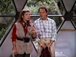 Alison La Placa and Philip Charles MacKenzie in Open House (1989)