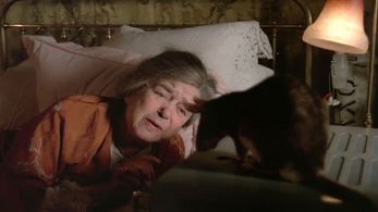 Therese Giehse in Black Moon (1975)