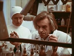 Vladimir Markov and Iya Savvina in Otkrytaya kniga (1980)