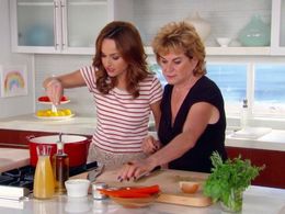 Raffaella De Laurentiis and Giada De Laurentiis in Giada at Home 2.0 (2008)