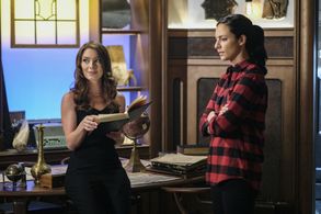 Amy Louise Pemberton and Tala Ashe in DC's Legends of Tomorrow (2016)