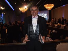 Edgar at The 2011 ACE Eddie Awards winning the Robert Wise Award