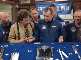 Tim Allen, Story Musgrave, Jeffrey Hoffman, Ken Bowersox, Thomas D. Akers, Richard O. Covey, and Claude Nicollier in Hom