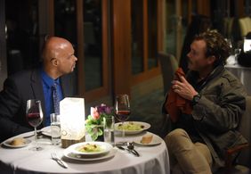 Damon Wayans and Clayne Crawford in Lethal Weapon (2016)