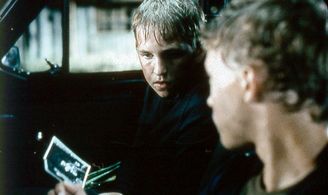 Ivan Dobronravov and Vladimir Garin in The Return (2003)