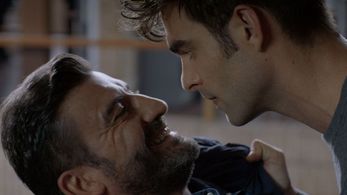 Alfredo Villa and Jon Kortajarena in La verdad (2018)