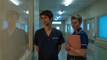Ben Whishaw (Adam) and Josie Walker (NRT) This is Going to Hurt BBC. 2022