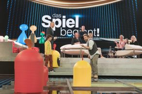 Inka Bause, Uschi Glas, Johannes B. Kerner, Sasha, Fabian Hambüchen, Olaf Schubert, and Dagi Bee in Das Spiel beginnt! (