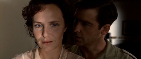 Juliane Köhler and David Michaels in Nowhere in Africa (2001)