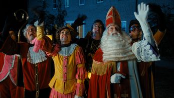 Wilbert Gieske, Beryl van Praag, Piet van der Pas, Wim Schluter, Anouk de Pater, and Florus Hoogslag in De club van Sint