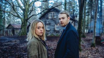 Sian Reese-Williams and Sion Alun Davies in Hidden (2018)