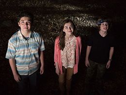 Ashley Boettcher, Sloane Morgan Siegel, and Drew Justice in Gortimer Gibbon's Life on Normal Street (2014)