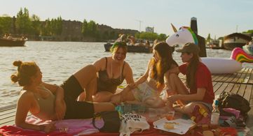 Eline van Gils, Ayla Satijn, Jade Olieberg, and Hanna van Vliet in Anne+ (2021)