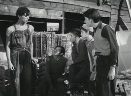 Roberto Cobo and Alfonso Mejía in The Young and the Damned (1950)