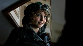 Camren Bicondova in Gotham (2014)