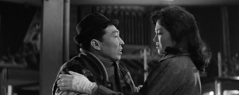 Shôichi Ozawa and Mari Shiraki in Take Aim at the Police Van (1960)
