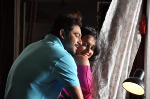 Soham Chakraborty and Mimi Chakraborty in Golpo Holeo Shotti (2014)