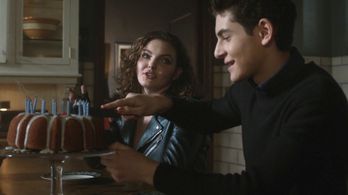 David Mazouz and Camren Bicondova in Gotham (2014)