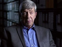 Joe Kenda in Homicide Hunter (2011)