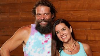 Rupert Boneham and Laura Boneham in The Amazing Race (2001)