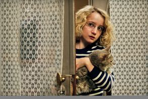 Garance Le Guillermic in The Hedgehog (2009)