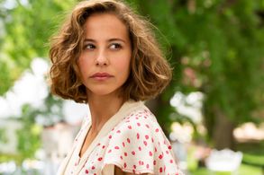 Irene Escolar in Dime Quién Soy: Mistress of War (2020)