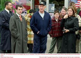 Gene Hackman, Fred Savage, and Marcia Gay Harden in Welcome to Mooseport (2004)