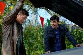Jensen Ackles and Matt Cohen in Supernatural (2005)