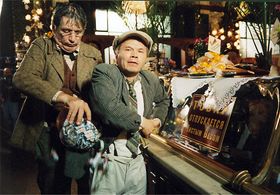Aleksandr Abdulov and Aleksandr Bashirov in Master i Margarita (2005)
