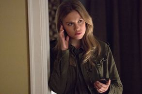 Gracie Dzienny in Zoo (2015)