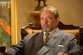 Mr. Morgenstern awaits the arrival of the S.S. (Exodus to Shanghai)