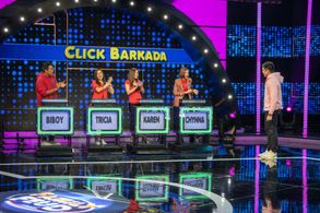 Dingdong Dantes, Tricia Roman, Karen Delos Reyes, Chynna Ortaleza, and Biboy Ramirez in Family Feud Philippines (2022)