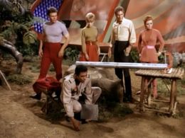 Gary Conway, Deanna Lund, Don Marshall, Don Matheson, and Heather Young in Land of the Giants (1968)