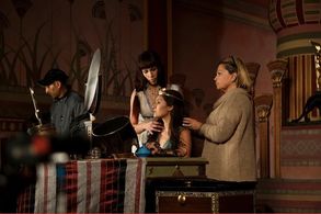 Sibylla Deen in Tut (2015)