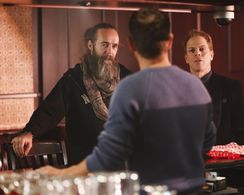 Eagle Egilsson and Greg Germann in Once Upon a Time (2011)