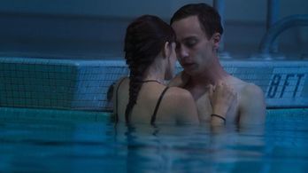 Keir Gilchrist and Aubrey Peeples in Heartthrob (2017)