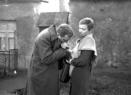 Lyudmila Gurchenko and Yuriy Nikulin in Twenty Days Without War (1977)