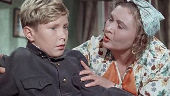 Lev Kovalchuk and Valentina Romanova in The Flying Carpet (1957)