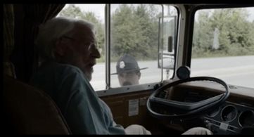 Donald Sutherland and Robert Walker Branchaud in The Leisure Seeker (2017)