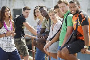 Marina Foïs, Doudou Masta, Mélissa Guilbert, Matthieu Lucci, Florian Beaujean, Warda Rammach, Julien Souve, and Issam Ta