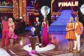 Tom Bergeron, Brooke Burke, Katherine Jenkins, Donald Driver, Mark Ballas, and Peta Murgatroyd in Dancing with the Stars