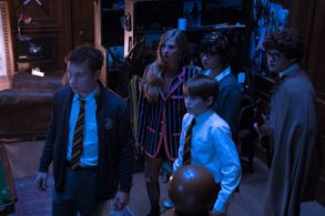 Isabella Laughland, Kit Connor, Max Raphael, Hermione Corfield, and Finn Cole in Slaughterhouse Rulez (2018)