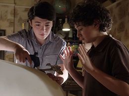 Sloane Morgan Siegel and David Bloom in Gortimer Gibbon's Life on Normal Street (2014)