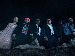 Gregg Sulkin, Ariela Barer, Lyrica Okano, Virginia Gardner, Allegra Acosta, and Rhenzy Feliz in Runaways (2017)