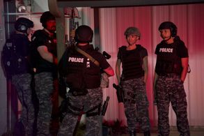 Dawn Hamil and Justin Polk in Caliban: The Breach (2017)