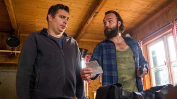 Isaak Dentler and Paul Sedlmeir in Hubert ohne Staller (2011)